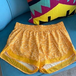 Athleta Printed Mesh Racer Run Short 4”